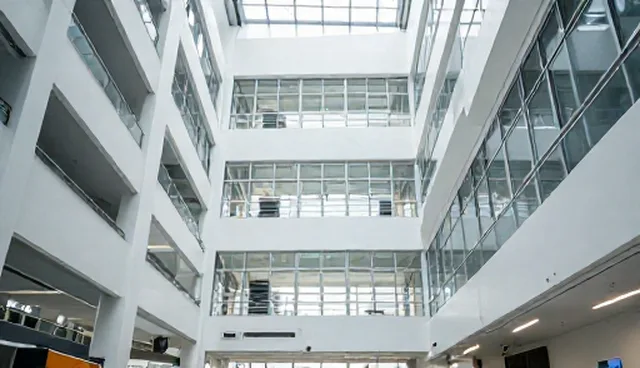 不同发展阶段企业选择商务代理的两种做法与取舍